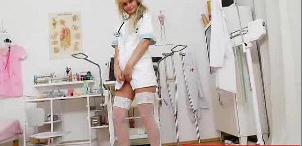  Gyno-instrument in mommy nurse piss hole